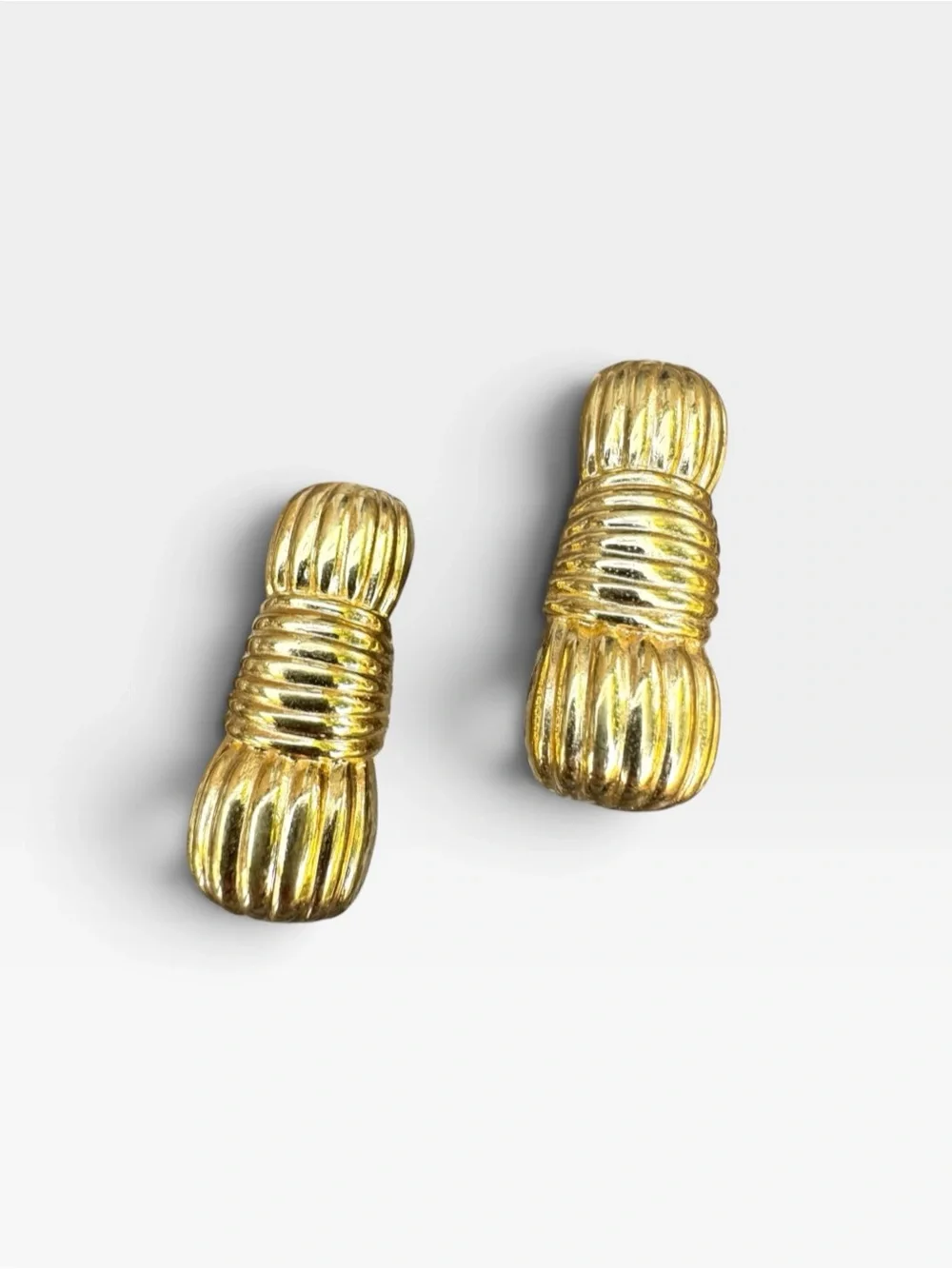 FENDI Authentic Vintage Gold-tone Sculpted Clip Earrings